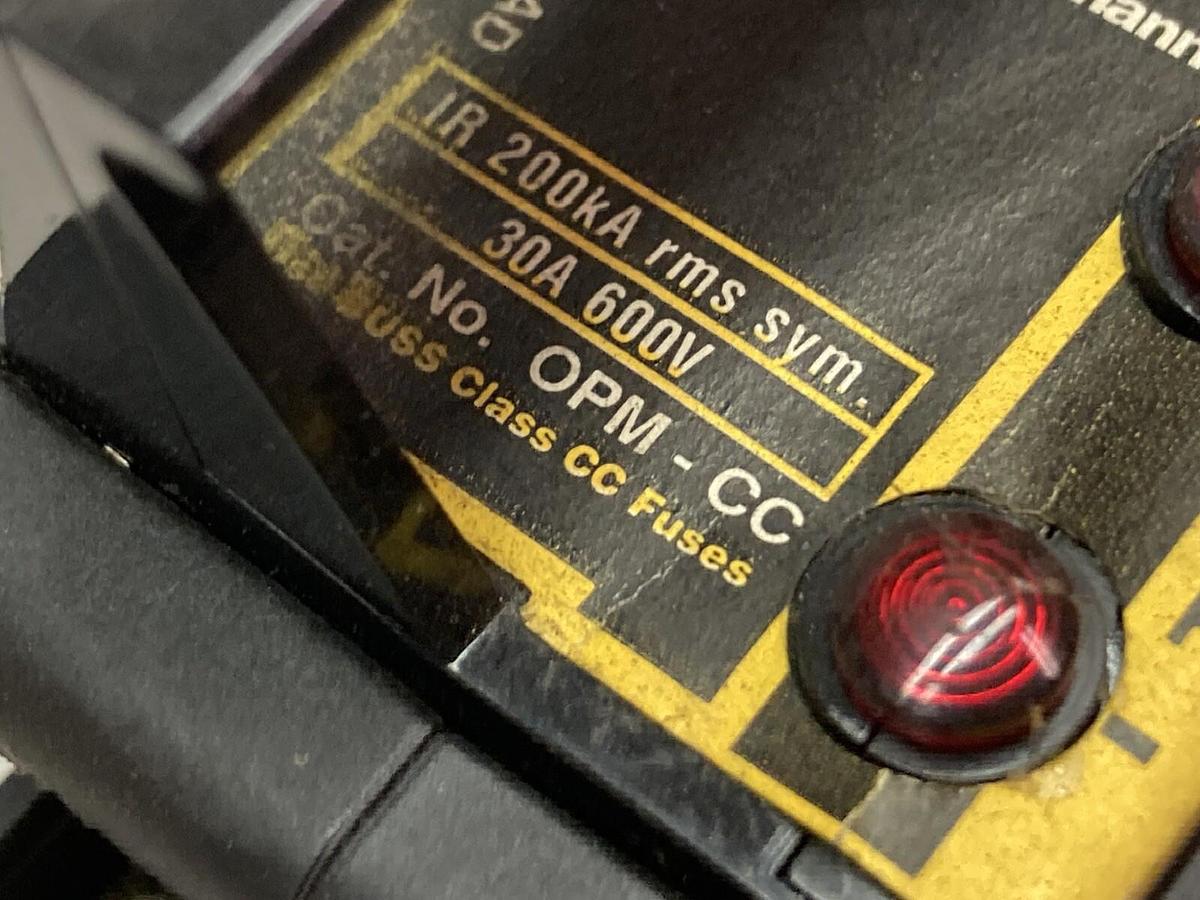 Used Optima Bussmann,OPM-CC,3-Pole Fuse Block 30A 600V