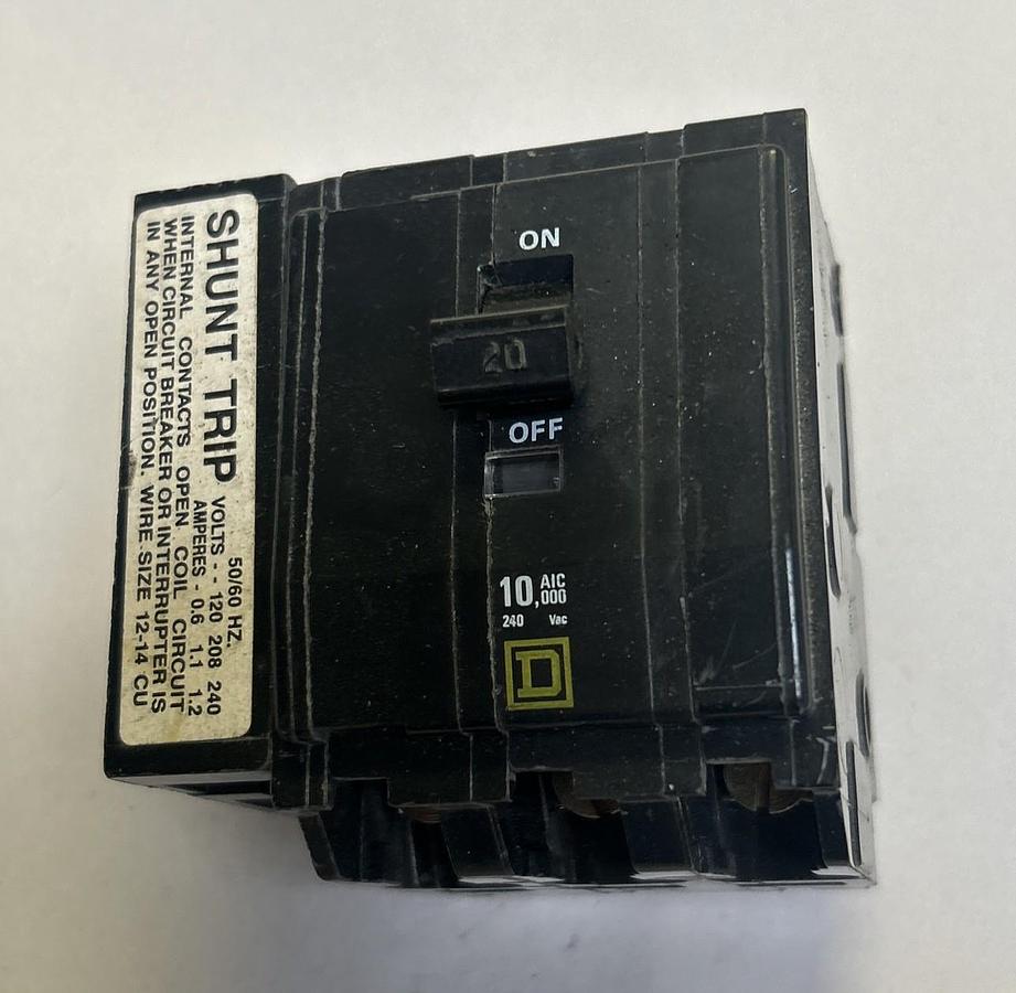 Used SQUARE D,QOB3201021,CIRCUIT BREAKER 20A 240V 3P