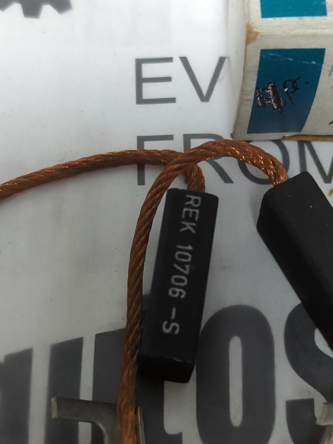 RELIANCE ELECTRIC,REK10706-S,CARBON MOTOR BRUSHES BOX OF 4 BRUSHES NOS