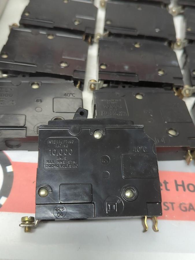 Used SQUARE D,QOB120,CIRCUIT BREAKER 20 AMP 1-POLE LOT OF 13 PRE-OWNED