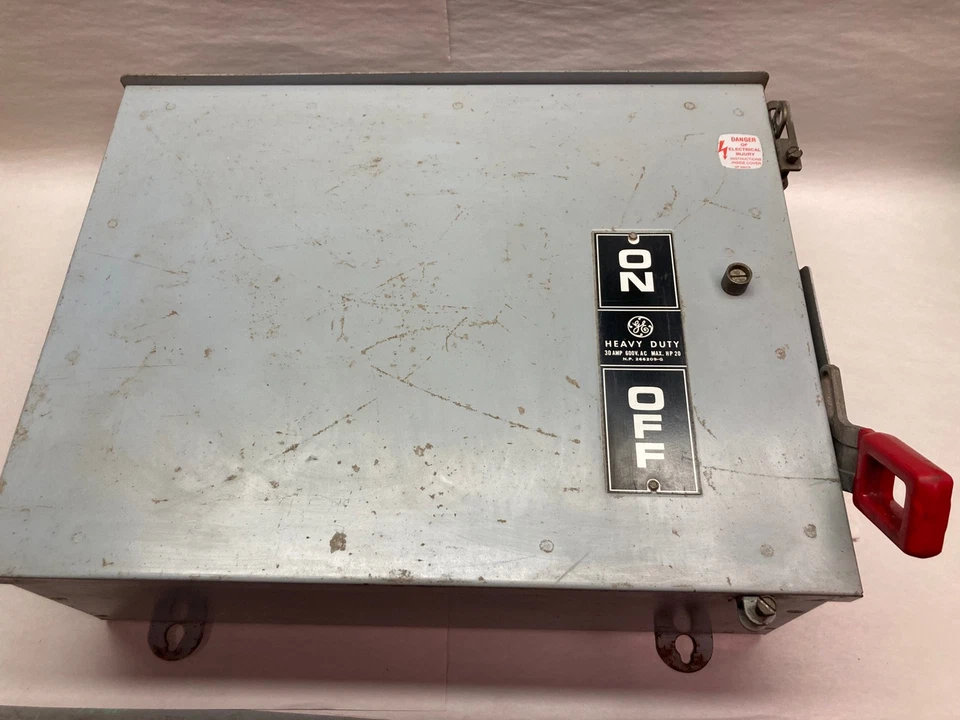 Used General Electric,TH6661,Disconnect Safety Switch 30A 600V 3PH 20HP