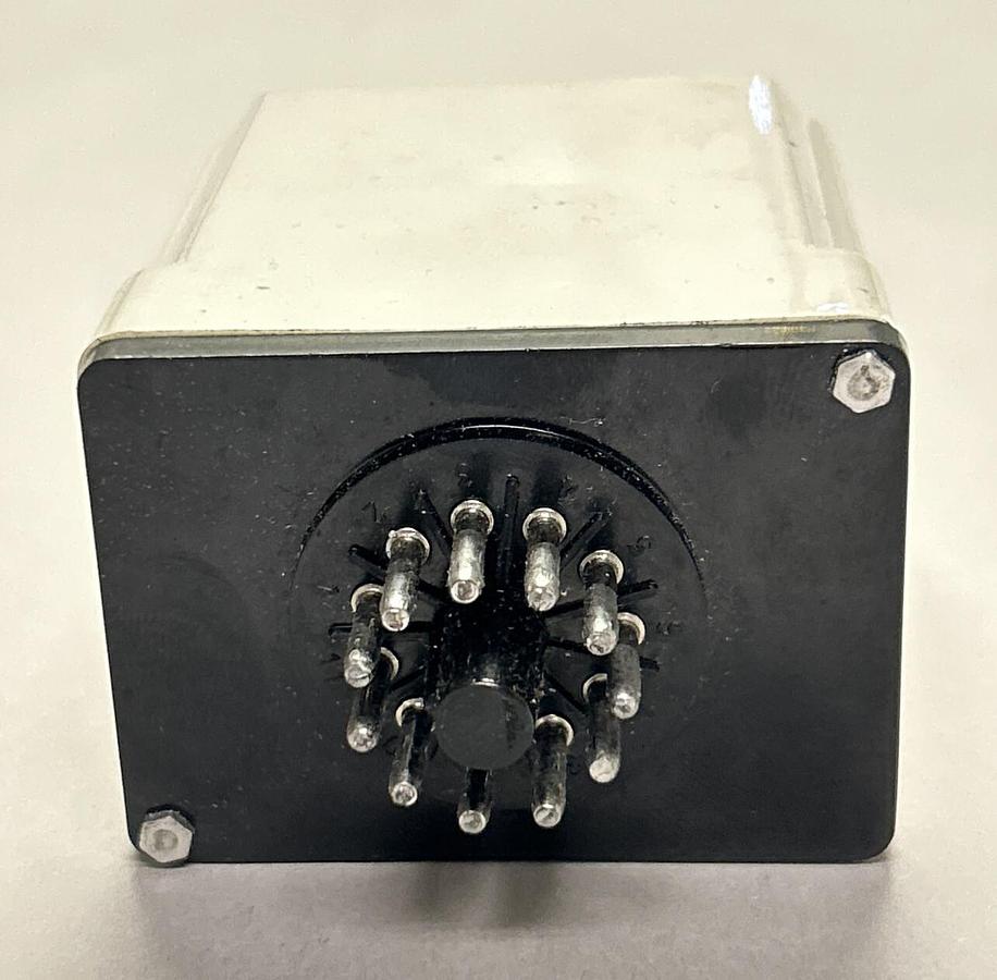 Used ALLEN BRADLEY,700-HT22BA1,SER A TIMING RELAY