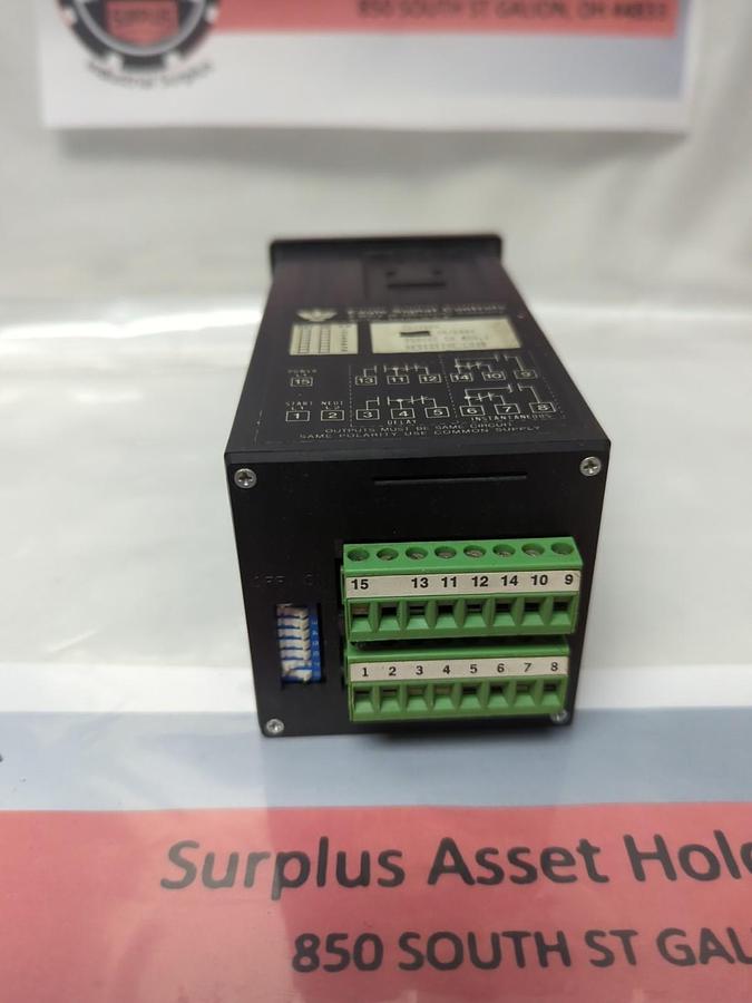 Used EAGLE SIGNAL,SX200A6,DIGITAL TIMER 50/60HZ 250VAC 5A MOD.1 PRE-OWNED