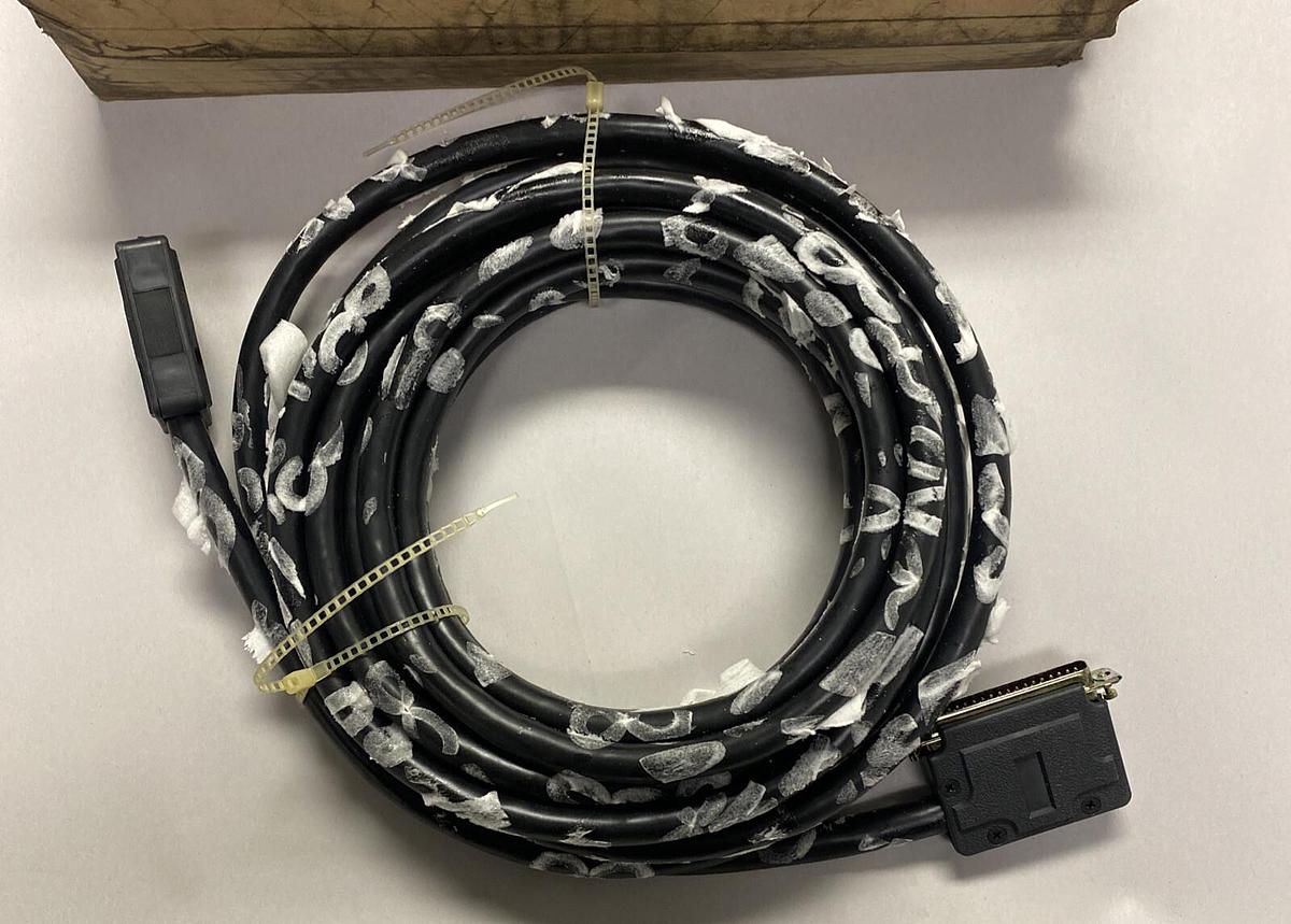 GE FANUC,IC600WD025A,EXPANSION RACK I/O CABLE 25FT NOS