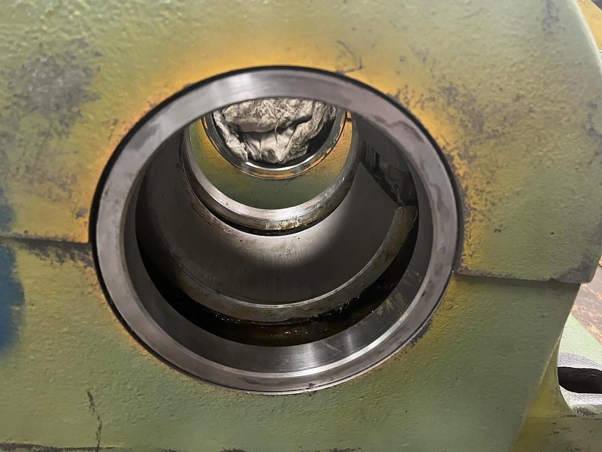 Used LINK BELT,PELB6895FR,PILLOW BLOCK HOUSING BORE 5-15/16"