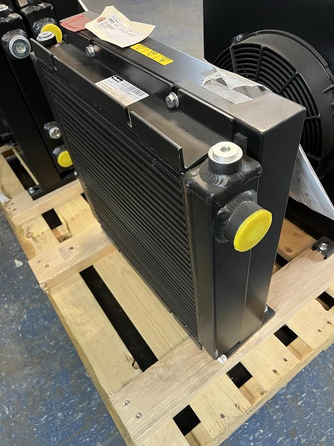 PARKER,ULDC-016-A-000SW,HYDRAULIC OIL COOLER 12VDC FAN