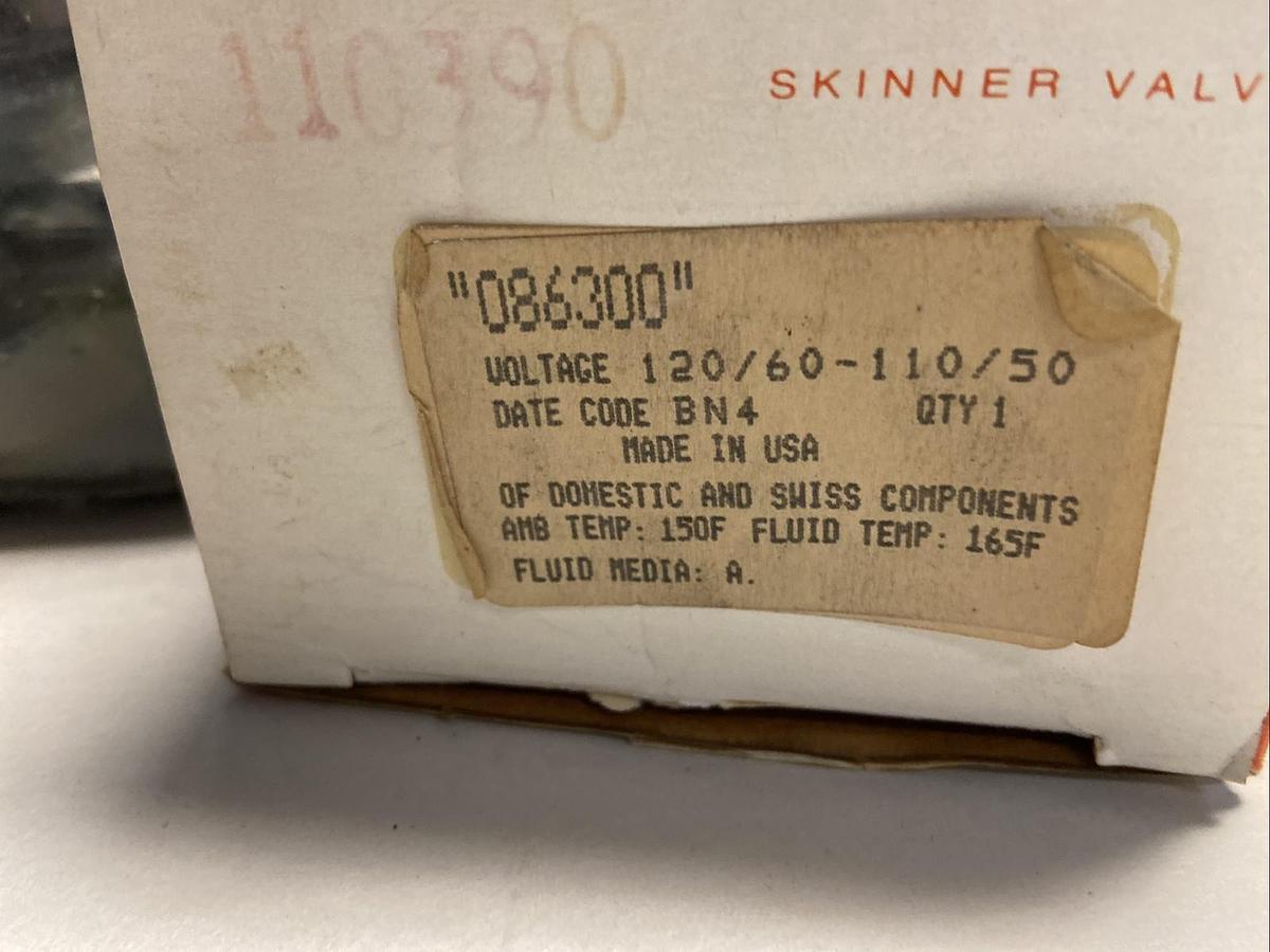 Used Honeywell,086300,Solenoid with 7341LAKDGNM0 Valve 1/8 IN 1/4 IN NPT 110/120V NOS