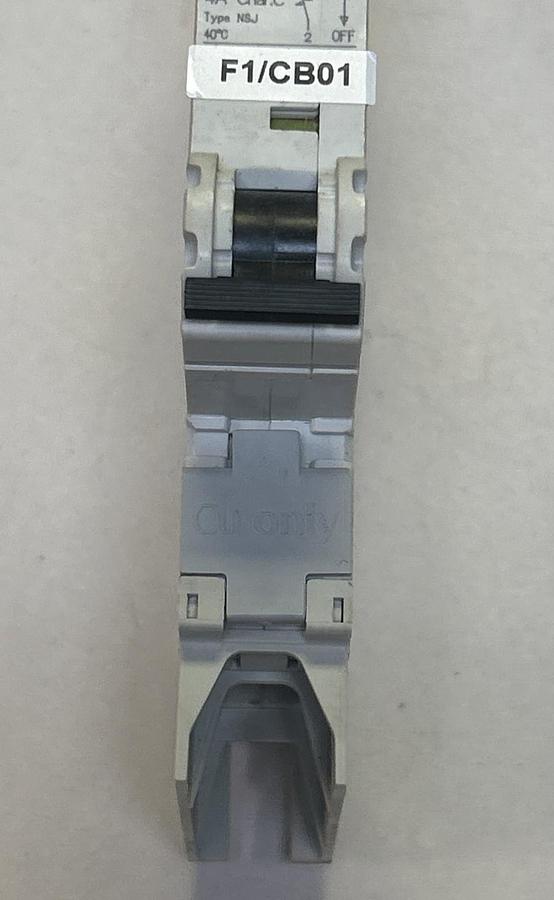 Used SIEMENS,5SJ4104-7HG42,CIRCUIT BREAKER 4A
