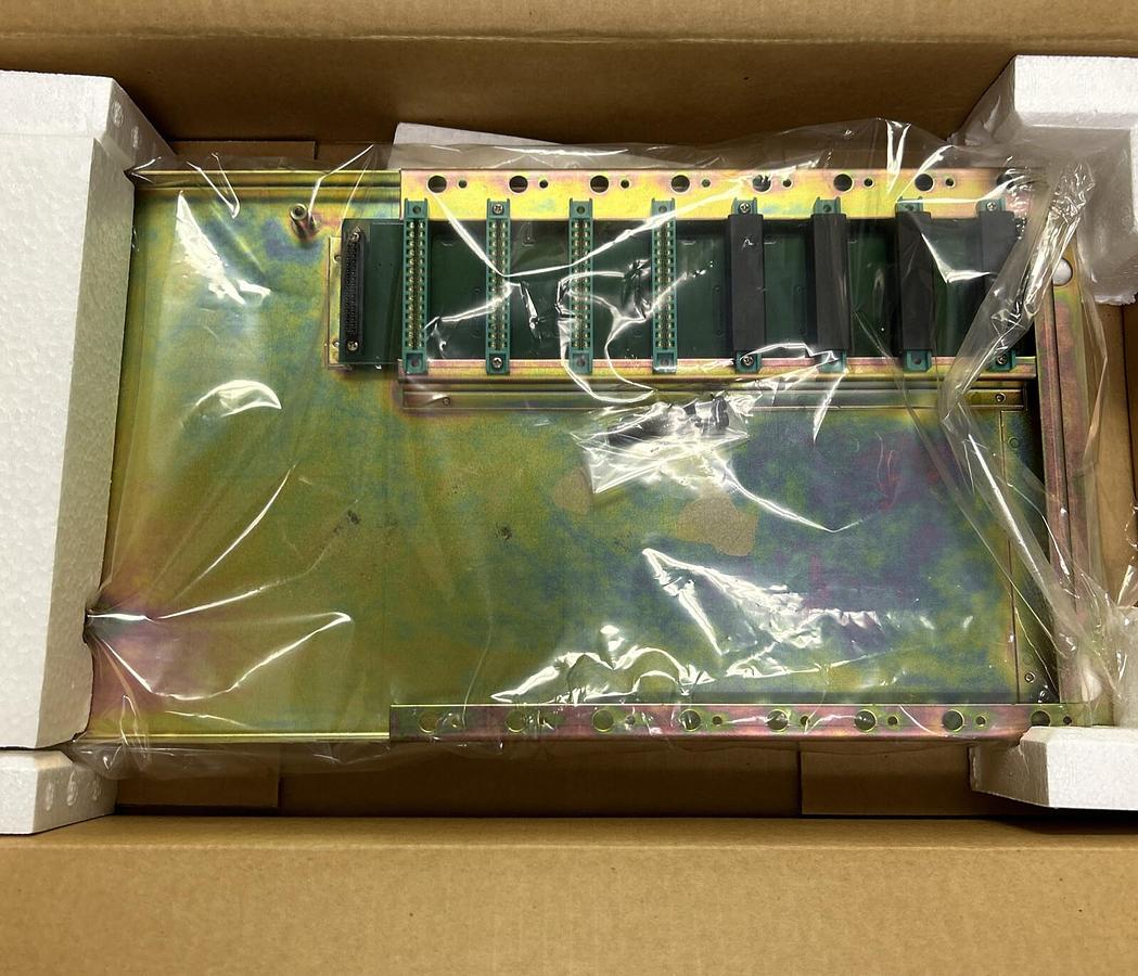 Used GE FANUC,IC630CHS308A,PROGRAMMABLE CONTROLLERS 8 SLOT RACK NEW