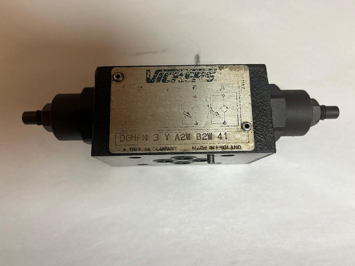 Used VICKERS,DGMF-N-3-Y-A2W-B2W-41,FLOW CONTROL VALVE