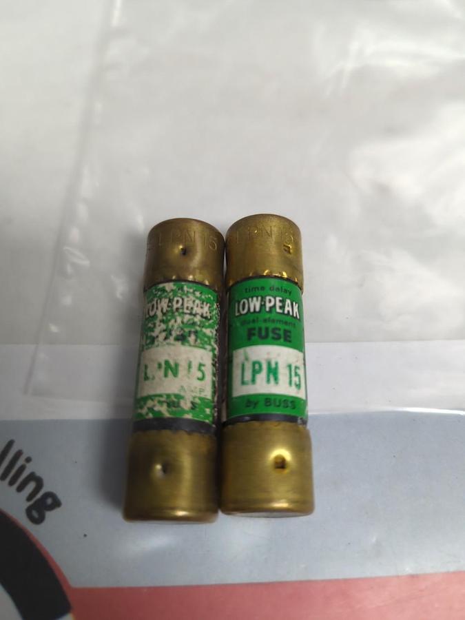Used COOPER BUSSMANN,LPN-15,LOW-PEAK 15 AMP FUSE LOT OF 2 PRE-OWNED