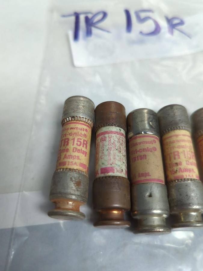 Used GOULD SHAWMUT,TR-15R,TRI-ONIC 15 AMP FUSE LOT OF 5 PRE-OWNED