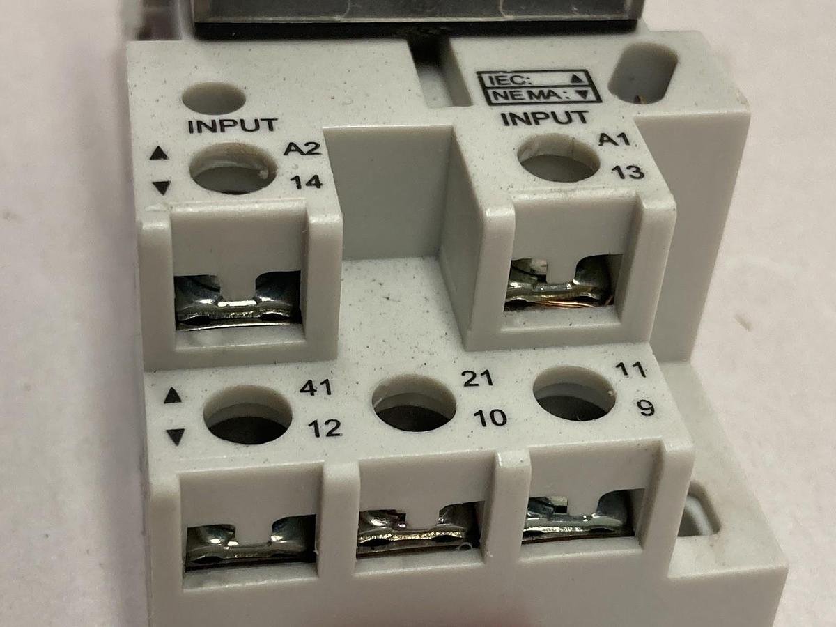 Siemens,3TX71,General Purpose Relay w/3TX7144-1E8 Socket Base