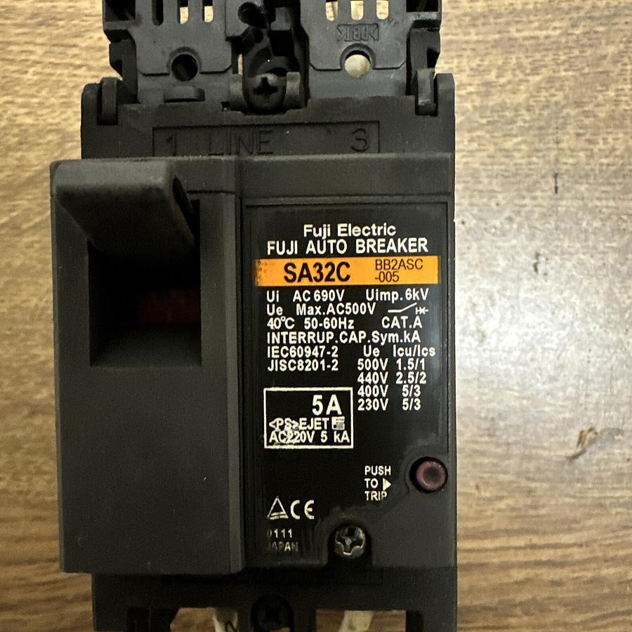 Used Fuji Electric,SA32C BB2ASC-005,Circuit Breaker