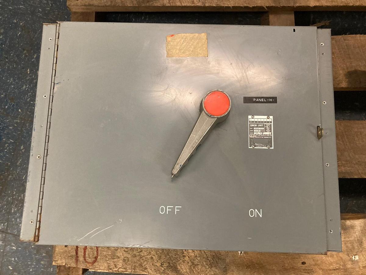 Used Federal Pacific,QMQB-7032,3-Pole Fusible Panelboard Switch 600A 240VAC