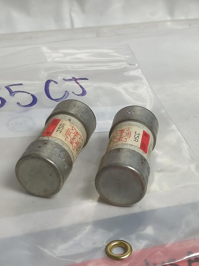 Used BRUSH,35CJ,FUSE 35 AMP LOT OF 2 PRE-OWNED