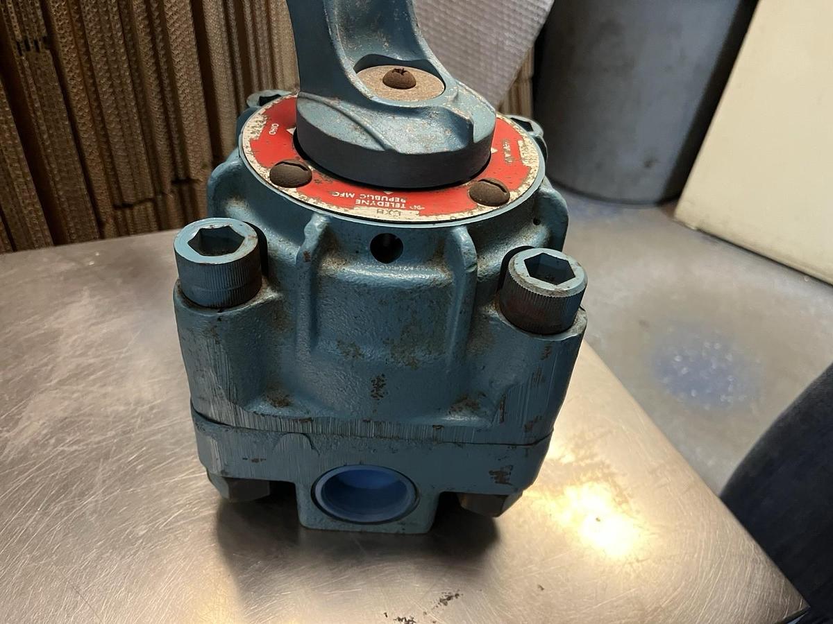 Used TELEDYNE REPUBLIC,8141C-1-1/2HS2,ROTARY SELECTOR VALVE 1-1/2"