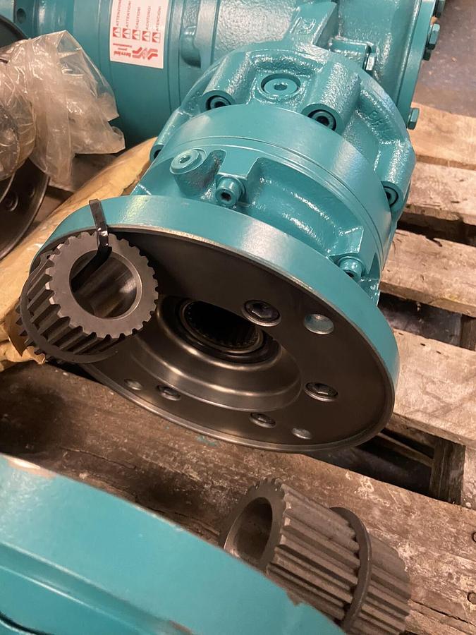 Used BREVINI,B0012591,PLANETARY GEAR REDUCER EC3045 RATIO 463.6