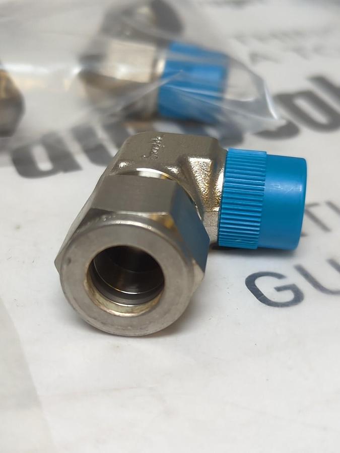 SWAGELOK,SS-810-2-6,MALE ELBOW 1/2TX3/8MNPT LOT OF 3 NOS