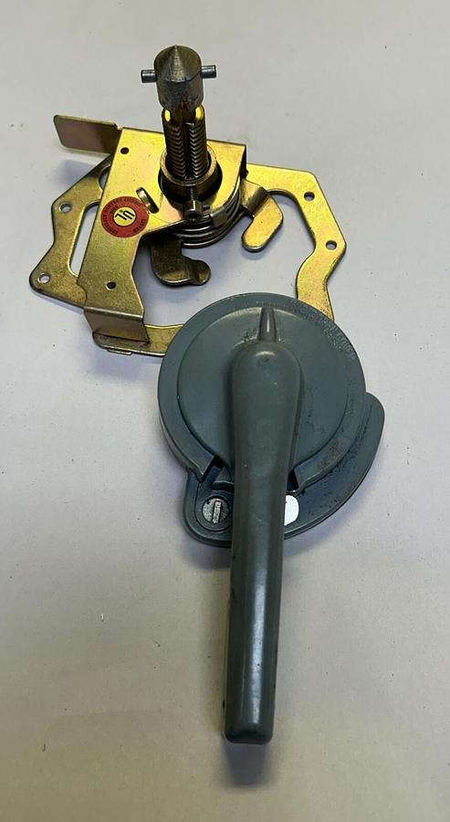 Used CUTLER HAMMER,NA,OPERATING MECHANISM HANDLE