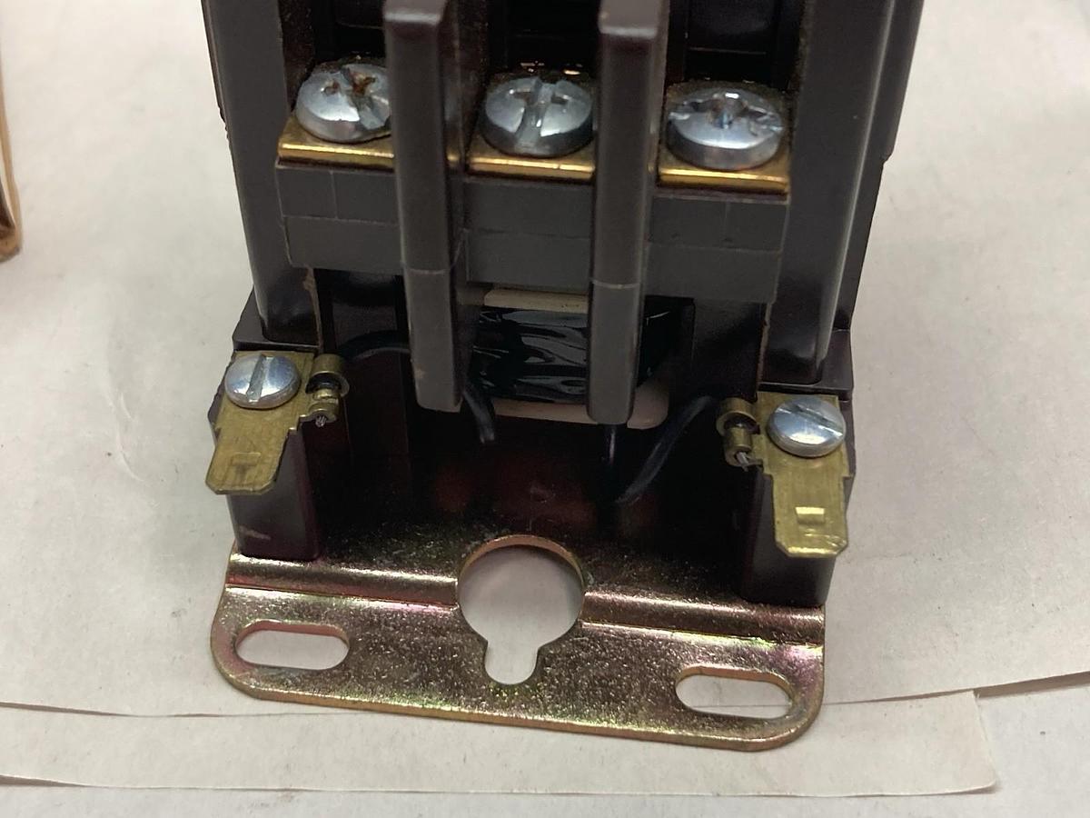 Elmwood,30D030,Contactor 24V Coil 50/60Hz