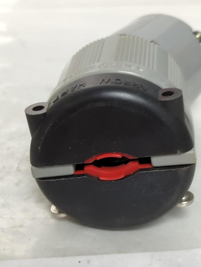 ARROW HART,6204,LOCKING PLUG NEMA L5-20R 125V 20A 2P 3W NOS