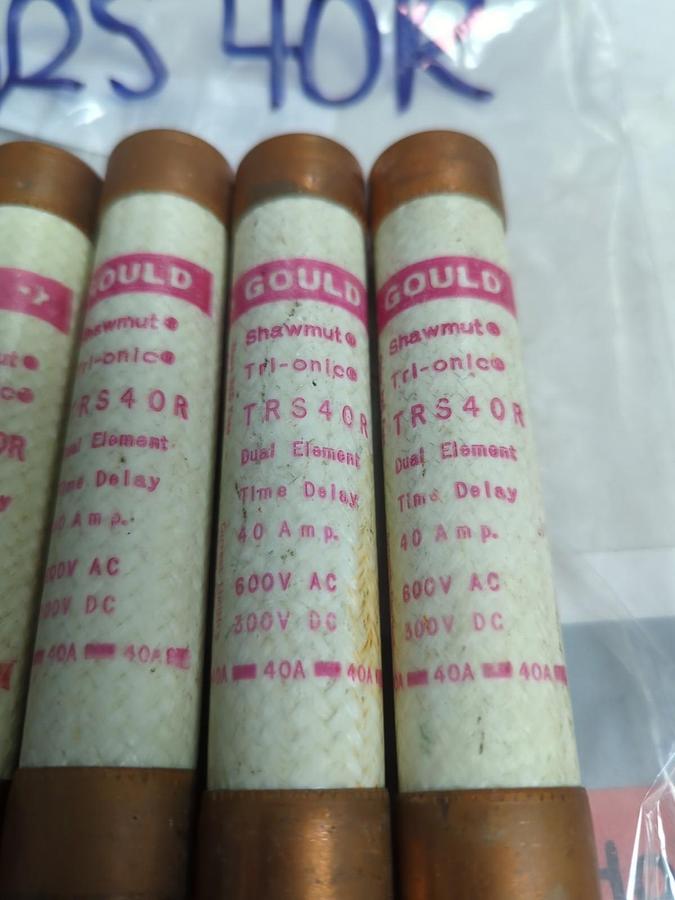 Used GOULD SHAWMUT,TRS40R,TRI-ONIC FUSE 40 AMP LOT OF 6 PRE-OWNED