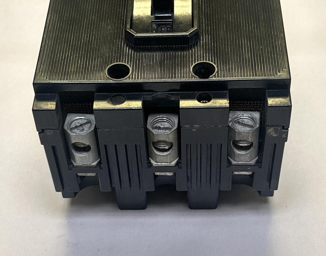 Used ITE,EF3-B015,CIRCUIT BREAKER 15A 600V 3P