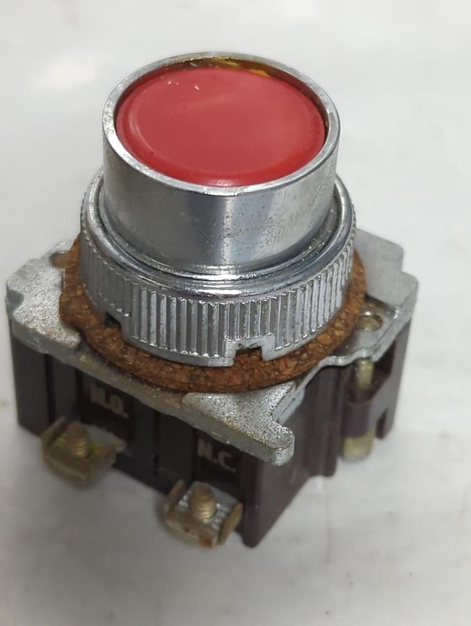 CUTLER HAMMER,10250T102-1X,BUTTON OPERATOR RED NOS