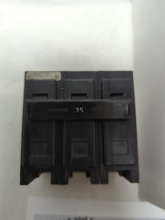 Used CUTLER-HAMMER,BAB3035H,CIRCUIT BREAKER 35 AMP 3-POLE PRE-OWNED