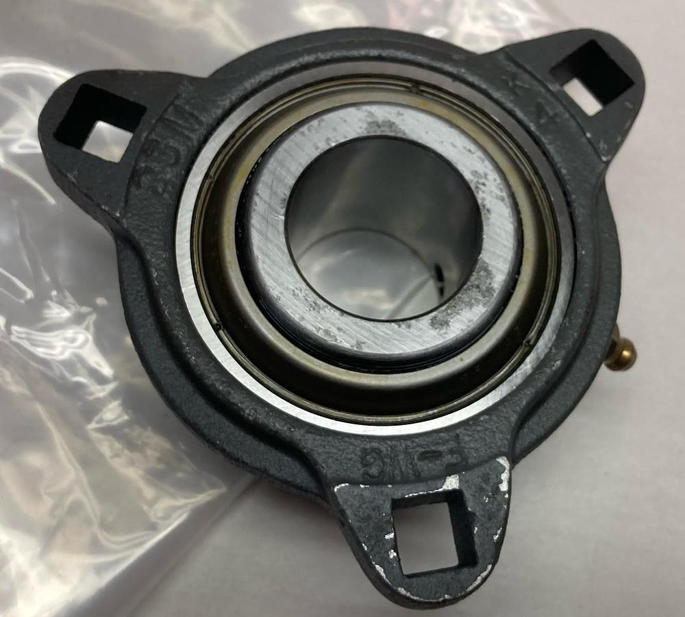 Used Rexnord,FUG220E3,3-Link Mount Bearing 1-1/2 Inch Bore