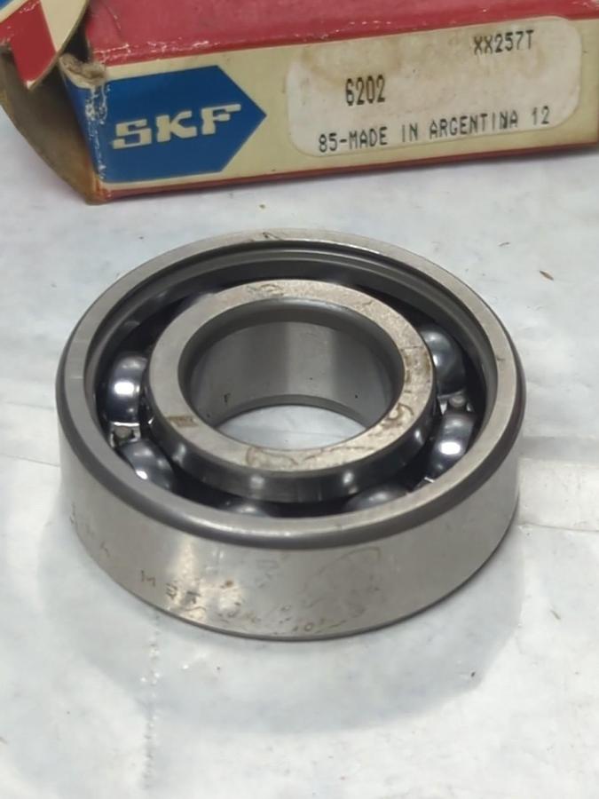 SKF,6202,DEEP GROOVE BALL BEARING LOT OF 2 NOS
