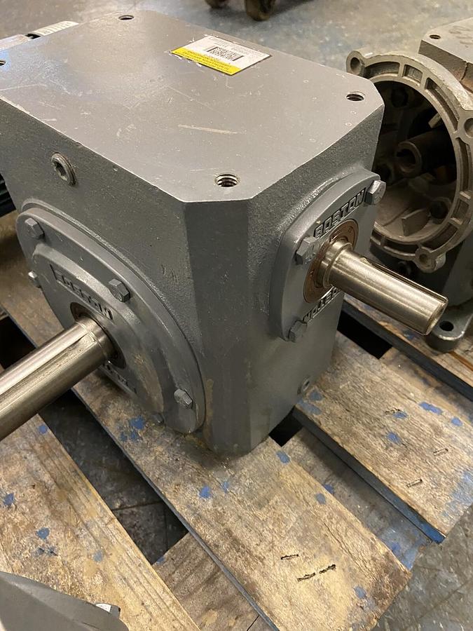 Boston Gear,732-40E-G,Gear Reducer Ratio 40 Input 2.1Hp Output Torque 2444Lb-In