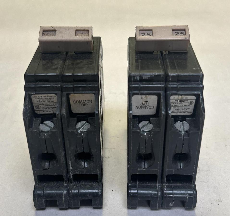 Used CUTLER HAMMER,CH225,CIRCUIT BREAKER 25A 120/240V 2P LOT OF 2