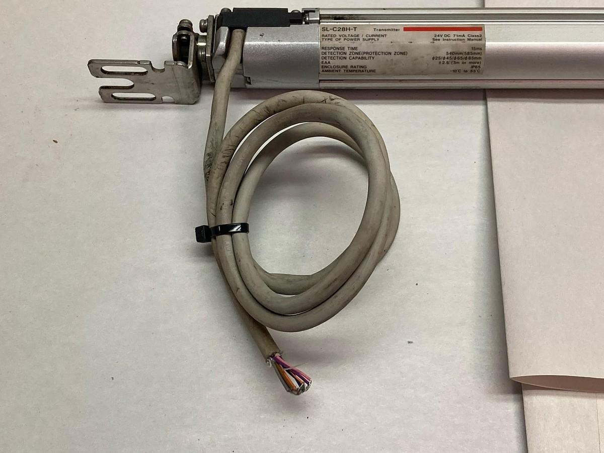 Used Keyence,SL-C28H-T,Transmitter Safety Light Curtain 24VDC 71mA