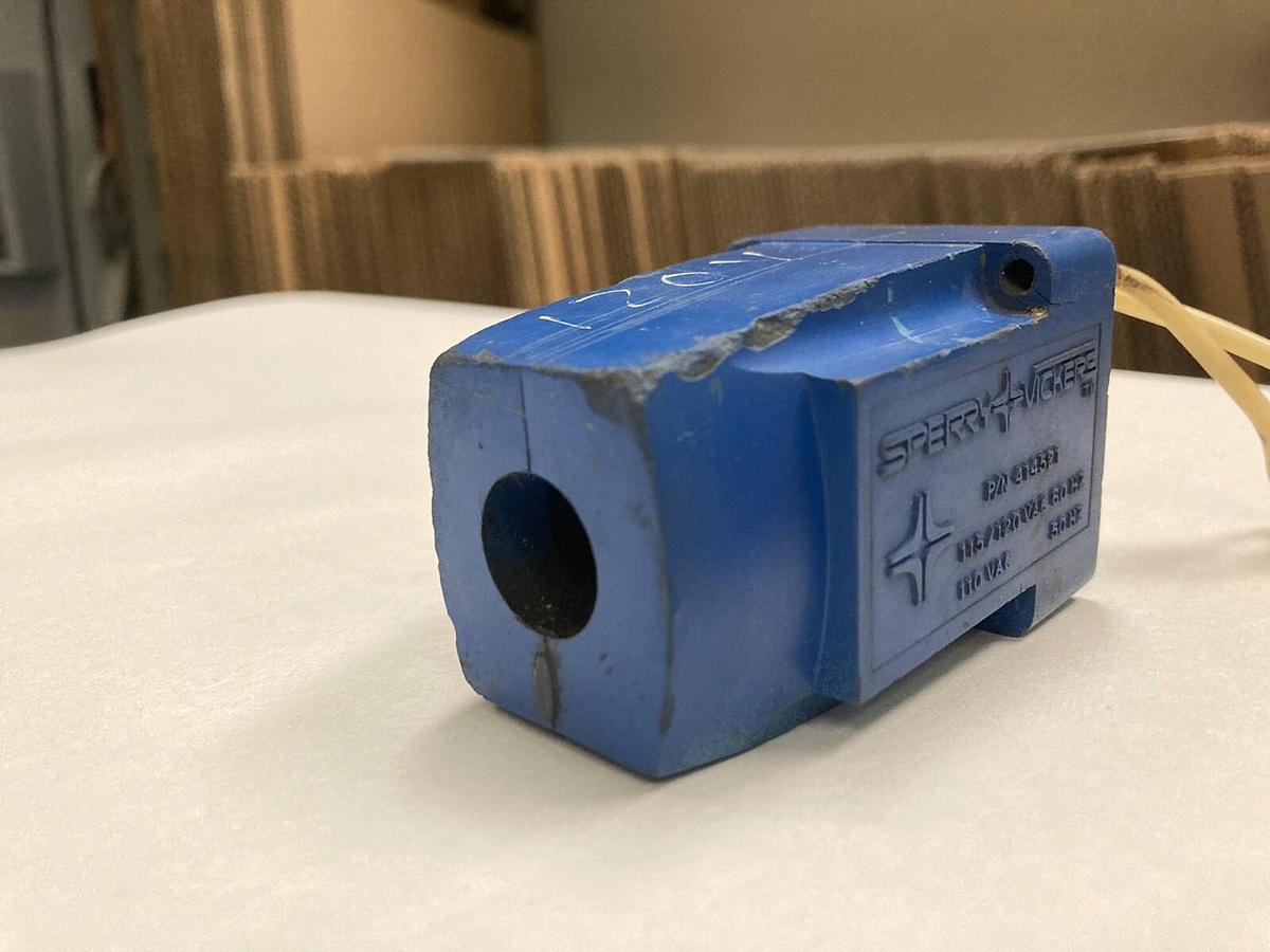 Used Vickers,414521,Sperry Solenoid Coil 115/120 VAC 50/60 HZ