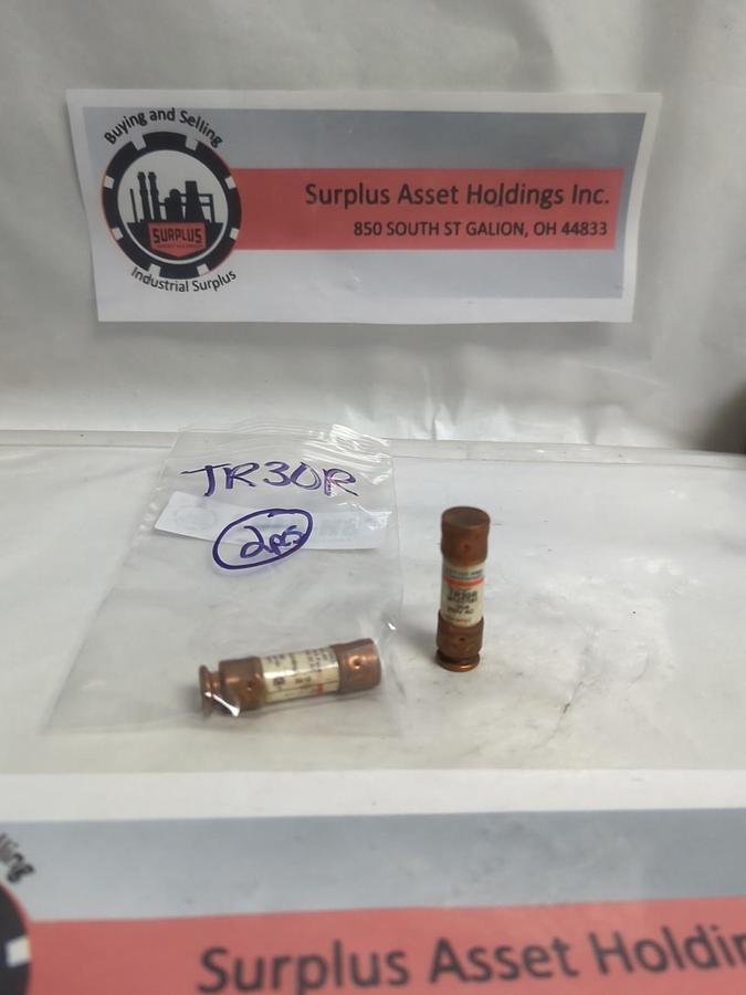 Used FERRAZ SHAWMUT,TR30R,TRI-ONIC 30 AMP FUSE LOT OF 2 PRE-OWNED