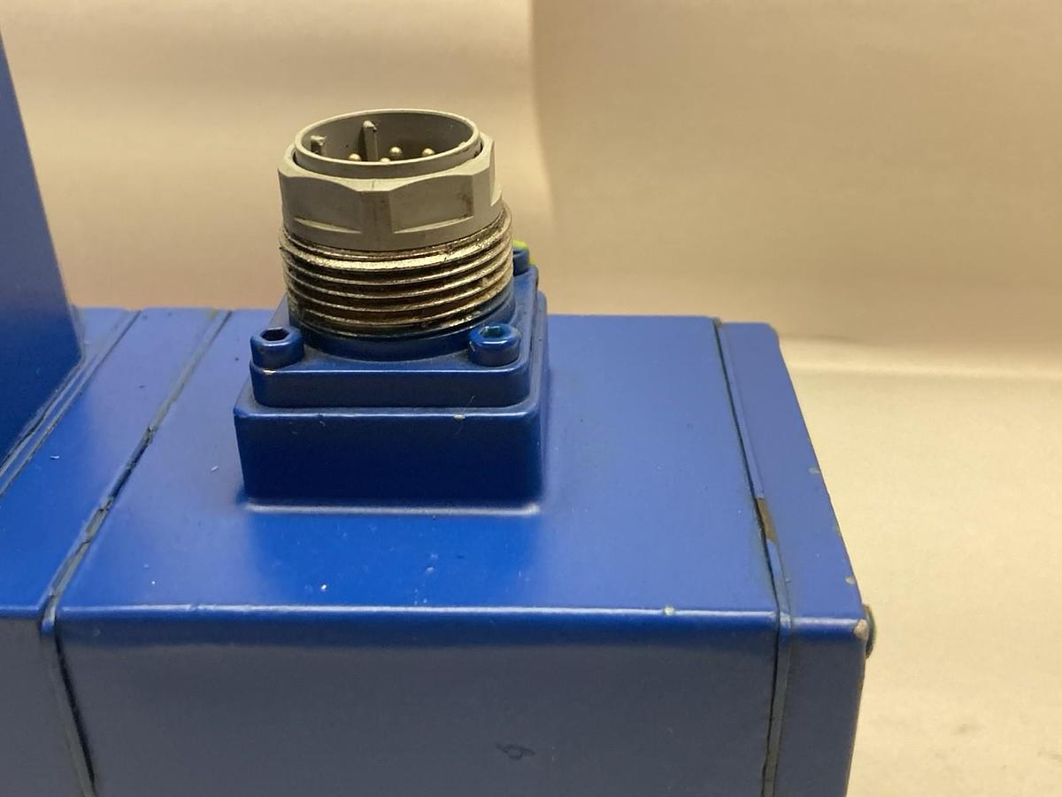 Used Moog,Model D661-3702E Type P80HPAUGNEA2,Servo Valve 350 bar 10V 24VDC