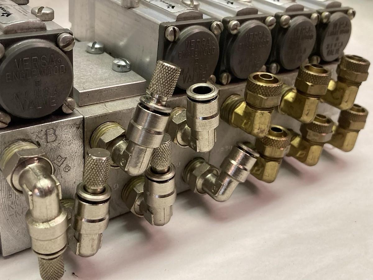 Used Versa,KM-433-1-KP30,Manifold Assembly