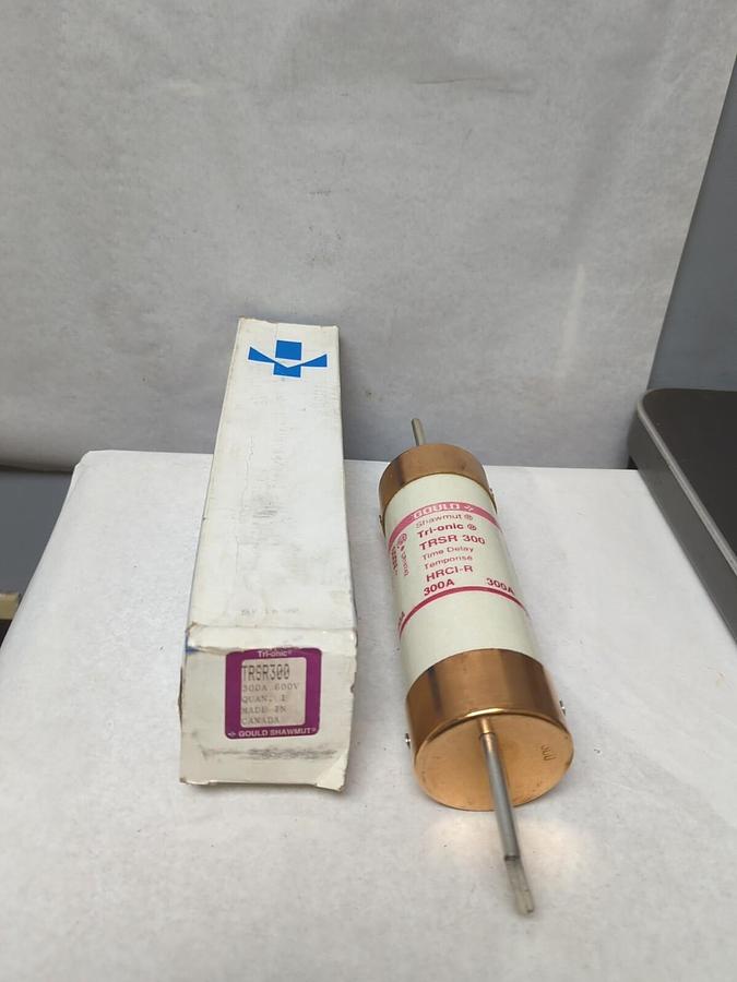 GOULD SHAWMUT,TRSR-300,TRI-ONIC 300 AMP FUSE NOS