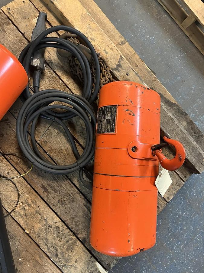 Used CM LODESTAR,1/4 TON,ELECTRIC HOIST 3PH 32 FPM 10FT CHAIN MODEL C