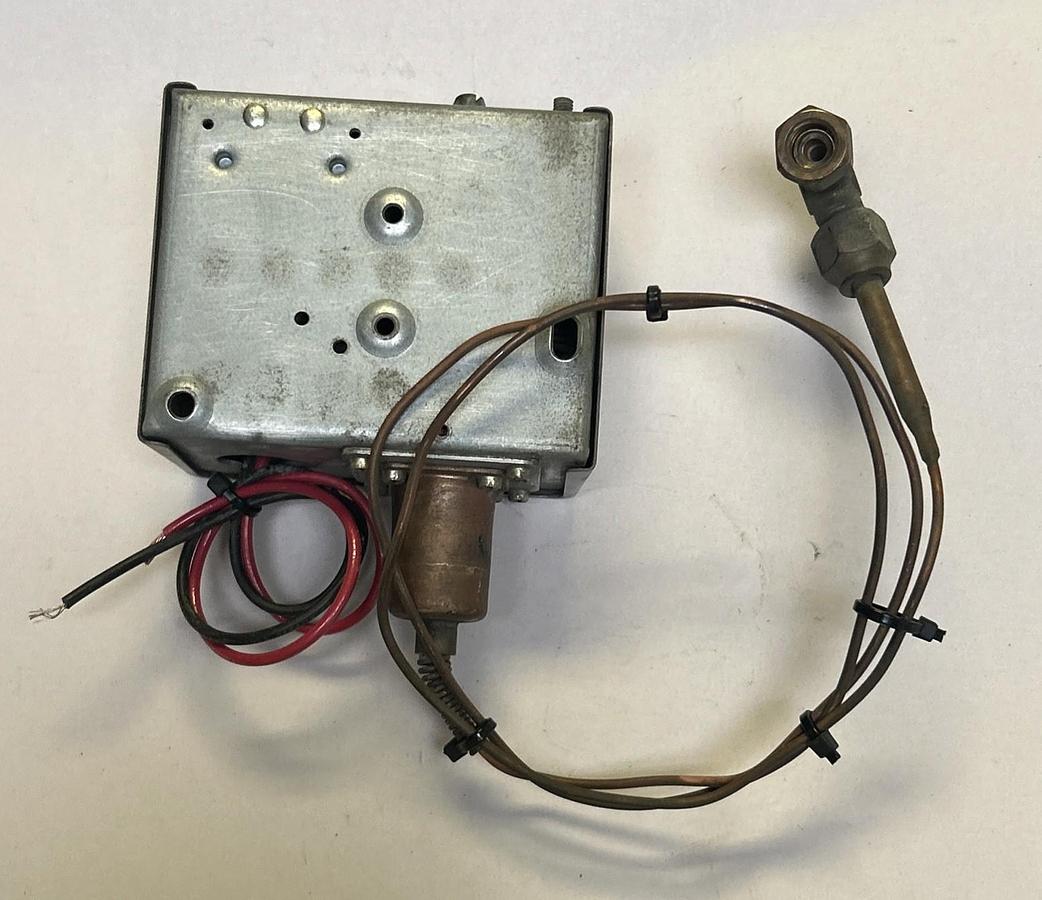 Used JOHNSON CONTROLS,P70AA-118,PRESSURE CONTROL