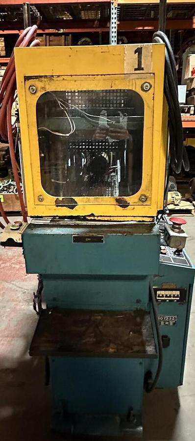 Used BOY Machines 22S Injection Molding Machine 24.2 Ton Used
