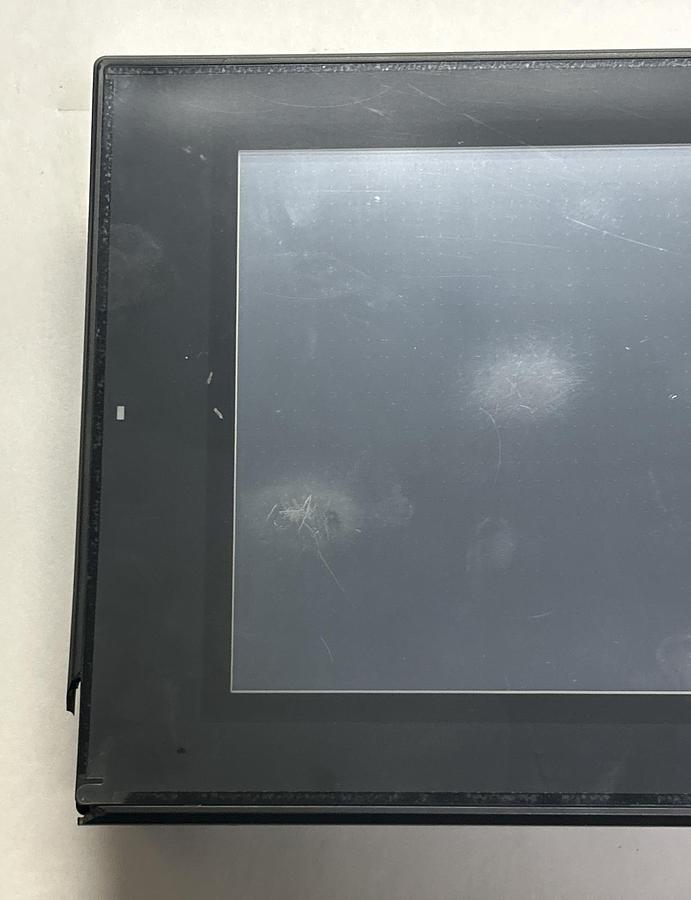 Used KEYENCE,VT3-V10,OPERATOR INTERFACE