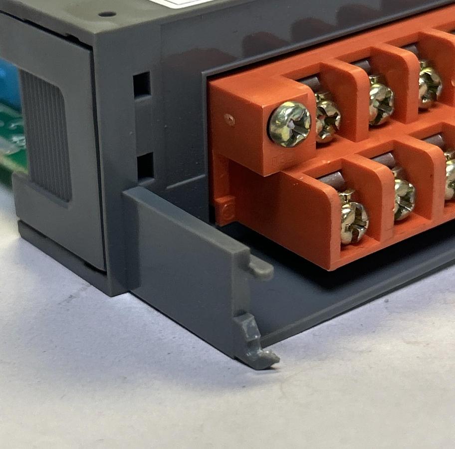 Used ALLEN BRADLEY,1746-OW16,SER C SLC500 OUTPUT MODULE