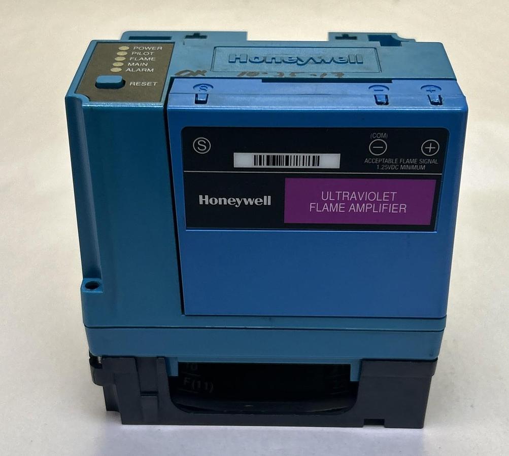 Used HONEYWELL,RM7890A1015,ULTRAVIOLET FLAME AMPLIFIER