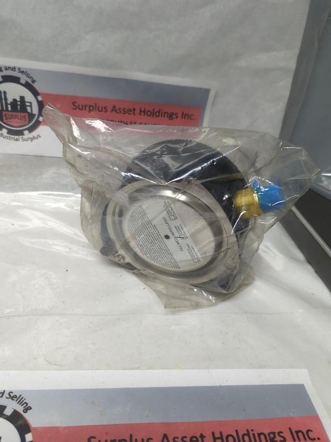 US GAUGE,0-200PSI,GAUGE 4-1/2 IN FACE 1/2 IN NPT BOTTOM CONNECTION NOS