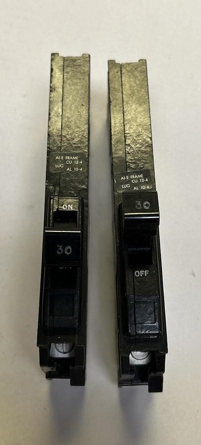 Used SQUARE D,A1B130,CIRCUIT BREAKER 20A 240V 1P LOT OF 2