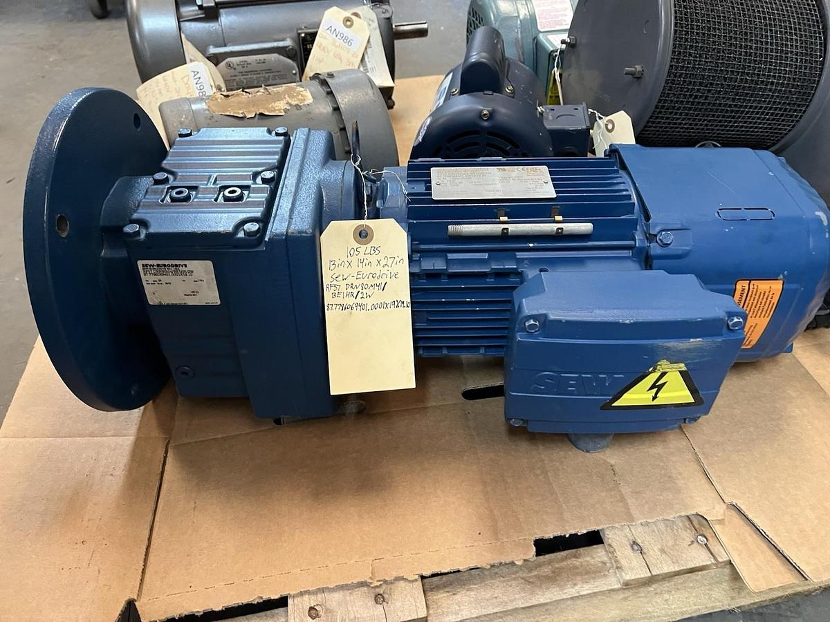 Used SEW EURODRIVE,RF57-DRN80M4/BE1HR/2W,GEARMOTOR RATIO 69.23 1HP 1751 / 25RPM