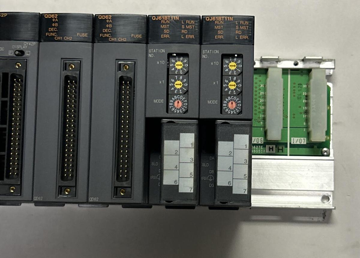 Used MITSUBISHI,Q61P-A2 Q00CPU QX42 QY42P QD62 QJ61BT11N,PLC SYSTEM